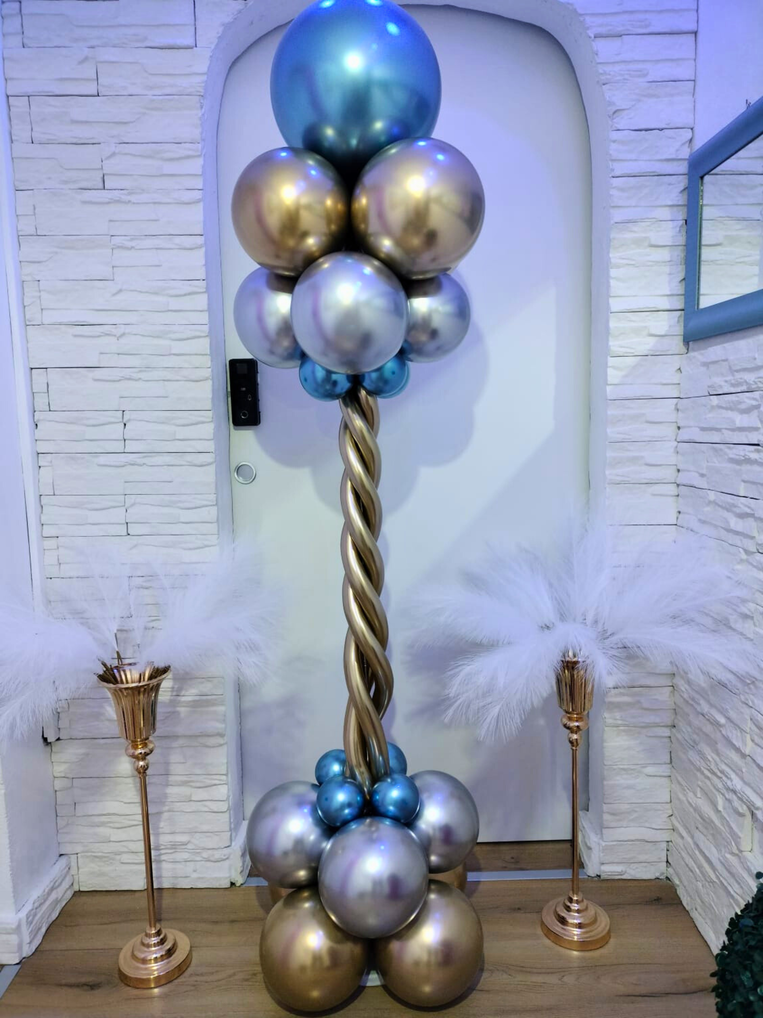 A) Colonna Con Struttura di Palloncini - Colori Metallizzati