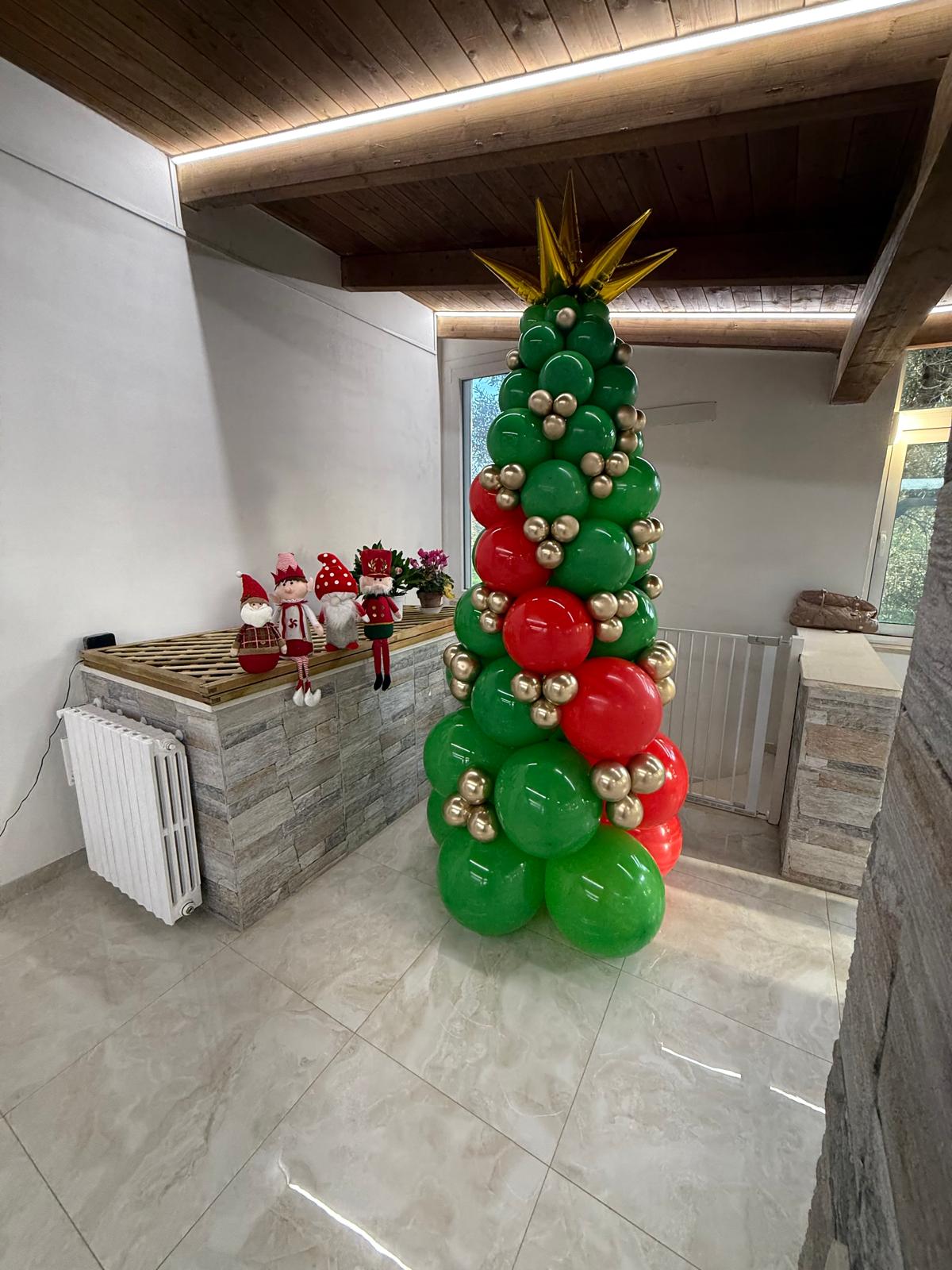A) Albero di Natale con Palloncini Professionali